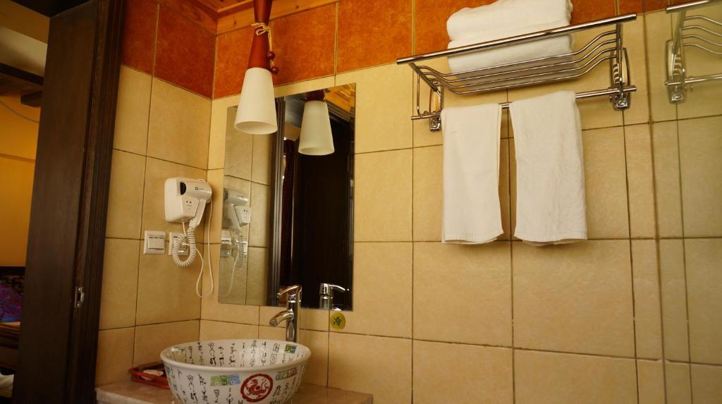 Lijiang Wangjia Courtyard Inn Kamer foto