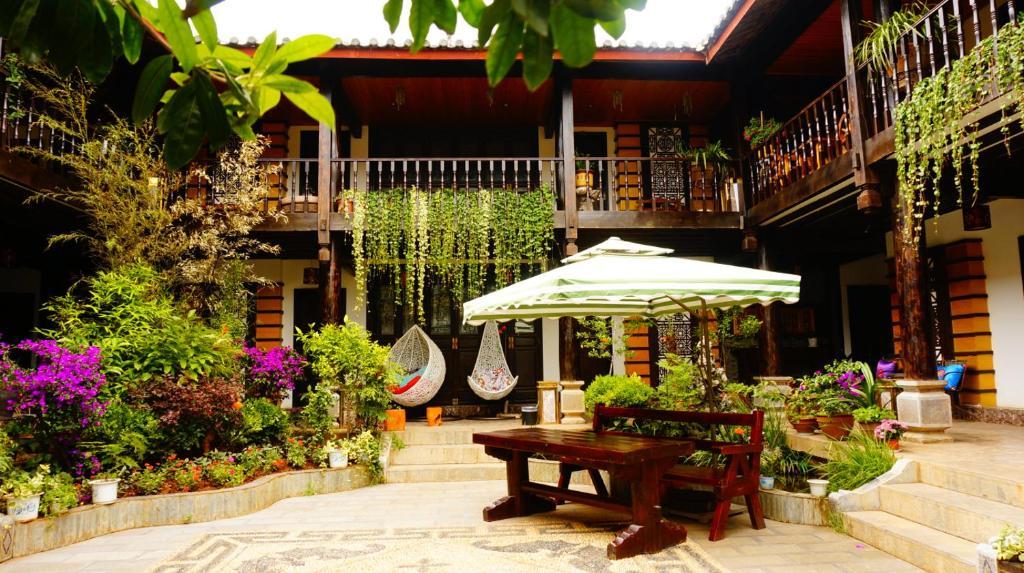 Lijiang Wangjia Courtyard Inn Buitenkant foto