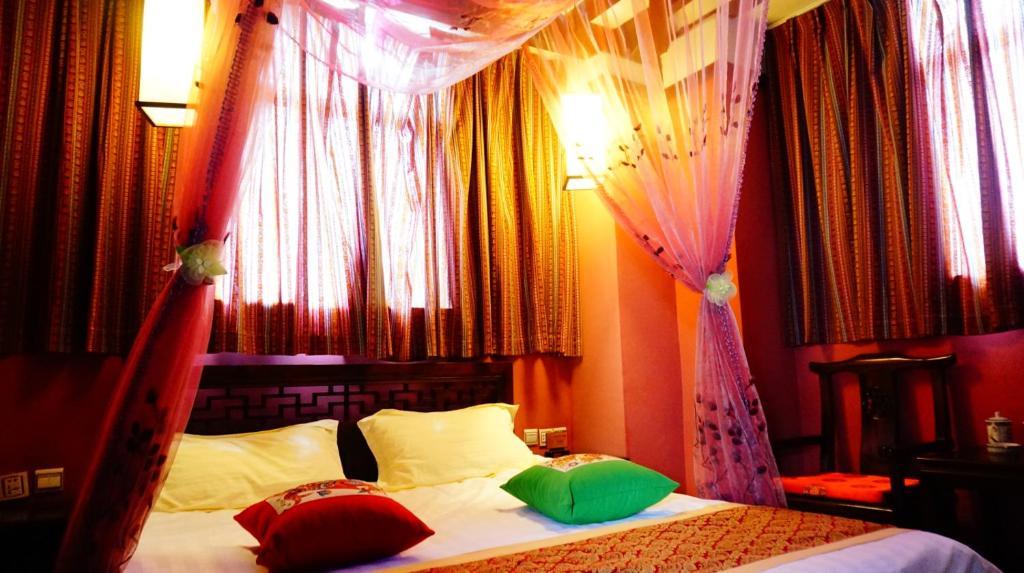 Lijiang Wangjia Courtyard Inn Kamer foto