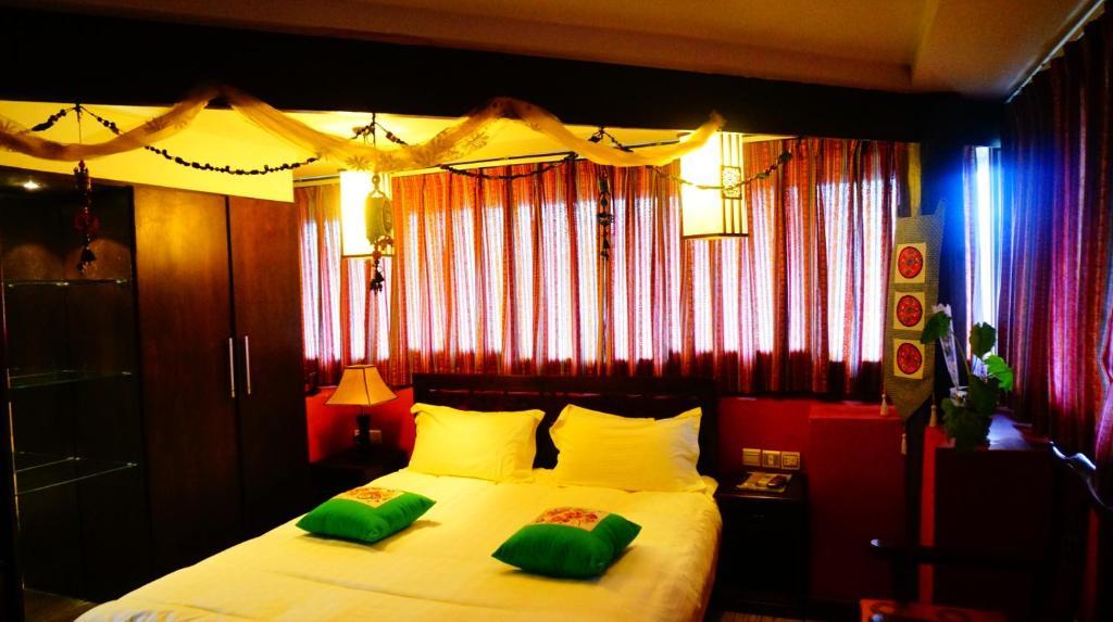 Lijiang Wangjia Courtyard Inn Kamer foto
